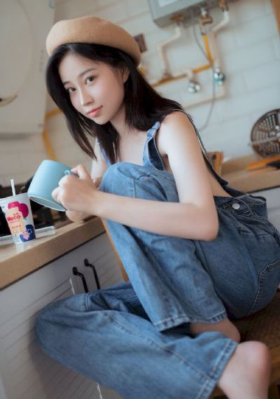 丰满女邻居的色诱4hd